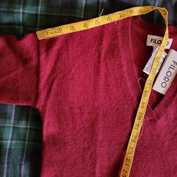 FILORO Cashmere V-Neck Sweater, Merlot, Size XS, NWT - Picture 12 of 16